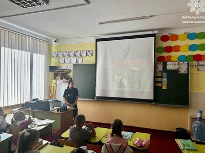 На Закарпатті водіїв попередили про дітей на дорогах: де потрібно особливо зменшити швидкість
