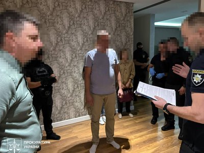 Шахраї представлялися медиками й волонтерами: продавали пенсіонерам БАДи замість ліків та обіцяли фейкові виплати
