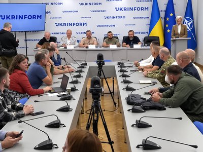 Ветерани зібрали представників влади для розмови про доступне розмитнення авто