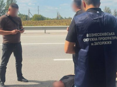 Вісім тисяч за втечу: у Запоріжжі чоловіка підозрюють в організації незаконного виїзду за кордон
