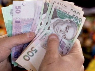 Черги з 6 ранку за виплатами 19 тисяч грн: у Запорізькій області хочуть запровадити онлайн-подачу заяв