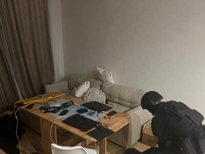 Переконували переказувати гроші на резервні рахунки: у Миколаєві викрили шахрайський call-центр