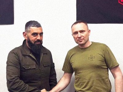 Драпатий відвідав 23-й штурмовий полк “Р.У.Г”: обговорили бойові дії на Харківщині та іноземних добровольців