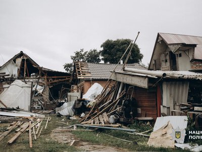 Поліція показала наслідки падіння уламків ворожого безпілотника на Золотоніщині