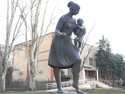 У Миколаєві під стінами пологового будинку продали дитину: винесено вирок