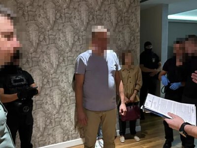 У Києві шахраї видавали себе за лікарів та виманювали гроші у літніх людей, обіцяючи страхові виплати
