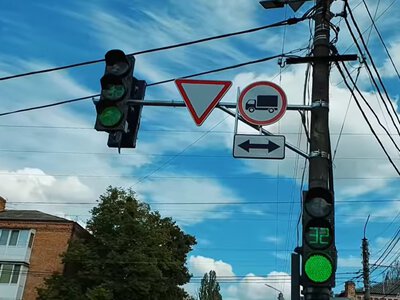 Черкащанин просить змінити роботу світлофорів, щоб зменшити черги на лівий поворот