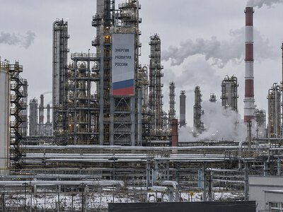 Половина найбільших НПЗ Росії скоротила випуск дизеля після атак дронів