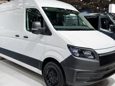 Kia представила в Німеччині електричний фургон PV7