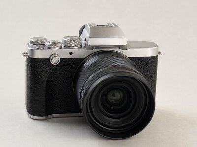 Canon представила EOS R8 Mark II з матричною стабілізацією