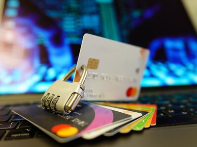 Дропів візьмуть під жорсткіший контроль: Рада підтримала законопроєкт