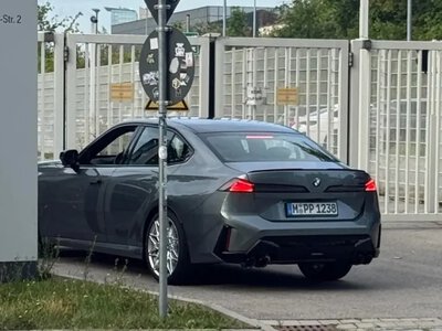BMW показала нову «трійку» без камуфляжу: дизайн кардинально зміниться
