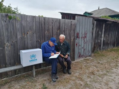 Понад 60 родин з Шосткинської громади отримали гуманітарні набори для утеплення + Фото