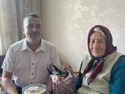 У Старій Вижівці довгожительку привітали з 90-річчям
