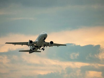 Польща підняла авіацію та закрила два аеропорти через атаку Росії на Україну