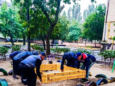 У Миколаєві оновлюють дитячі майданчики: встановили 15 пісочниць
