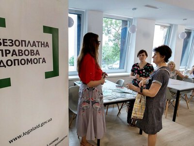 ВПО у Києві зможуть безкоштовно отримати юридичну консультацію: як звернутися