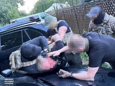 СБУ запобігла серії терактів та замовним нападам: підозри отримали експосадовець ДСНС та його спільники