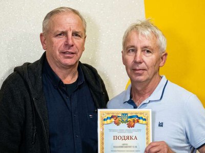Напередодні професійного свята у Бердичеві привітали пасічника Валерія Квітку 
