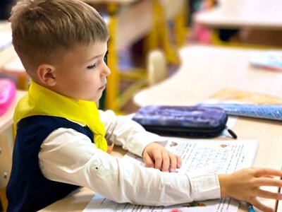 Першачкам — ще одні канікули, школярам — заняття: нові правила навчання