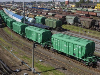 Аграрії попереджають «Укрзалізницю»: обмеження доступу до вагонних візків загрожує зривом зернового експорту