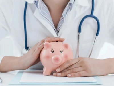 Зарплати медиків планують підвищити: скільки можуть отримувати лікарі та медсестри у 2027 році