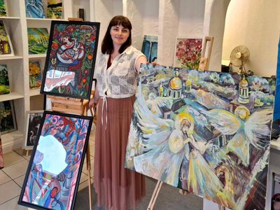​Коли твій дім  зруйнований, творчість стає єдиним порятунком: художниця з Приморського показала у Німеччині Запорізький край