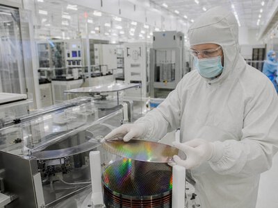 SK Hynix обговорює з Intel виробництво чипів пам’яті у США