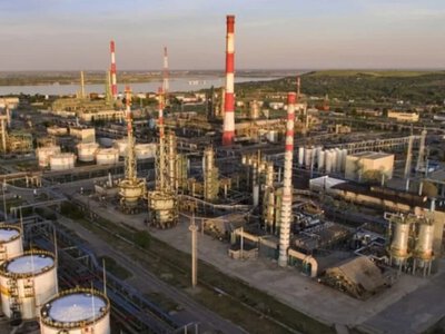 Українські дрони зупинили роботу ще двох НПЗ росії - Reuters
