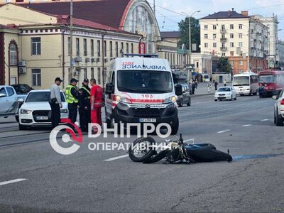 У Дніпрі біля Озерки збили кур'єра на мопеді: що відомо