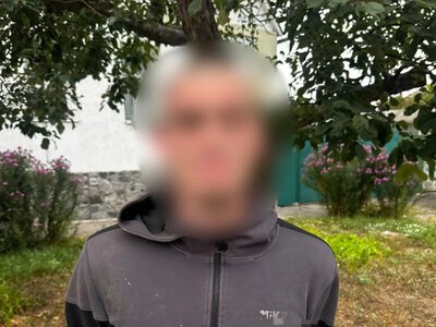 Вдарив і відібрав телефон: у Харкові затримали грабіжника, який напав на жінку