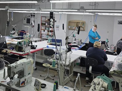БЕБ викрило виробництво підроблених Moncler та Apple на 98 млн грн