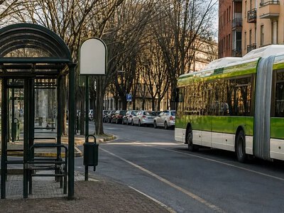 У Мілані на автобусній зупинці напали на рабина