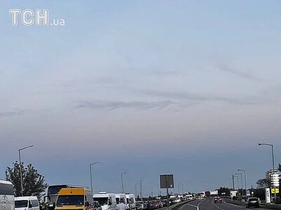Черги на кордоні з Польщею виросли: водії розповіли про посилення перевірок