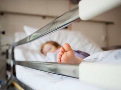 На Ужгородщині однорічна дитина випадково ковтнула пальне