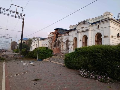 Росіяни обстріляли вокзал у Берестині – люди встигли сховатися в укритті