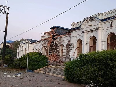 Атака РФ пошкодила залізничну інфраструктуру, поїзди змінили маршрути та затримуються