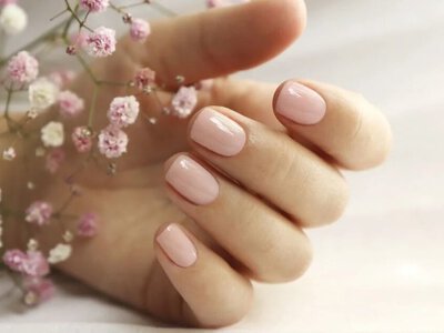 Манікюр, якого майже не видно: Foundation Nails стають головним мінімалістичним трендом осені 2026