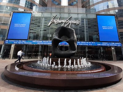 Гонконг хоче залучати IPO китайських виробників ракет і супутників
