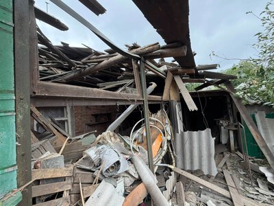 Обстріли Слов’янська: пошкоджені будинки, автомобілі та ресторан