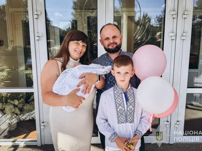 У волинського поліцейського-добровольця та бойового медика народилася донечка