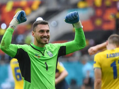 Борщ перемагає пасту: які улюблені страви обирають зірки українського футболу