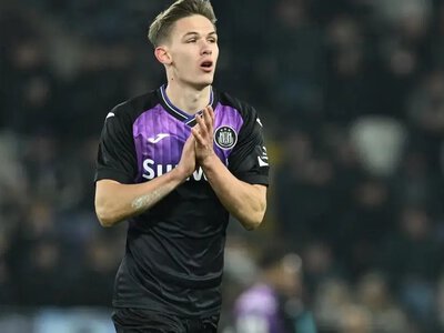 Втрачений шанс Сікана у відеоогляді матчу Андерлехт – Ліон – 1:2