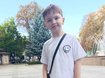 «Хочу, щоб син жив як інші діти»: 10-річному Даніїлу потрібна третя операція на руці