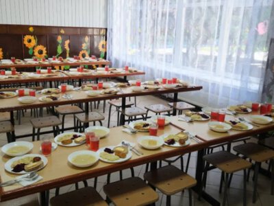 Учні Затурцівської спеціальної школи отримують безоплатні гарячі обіди