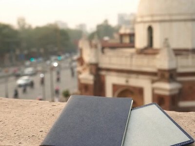 NiDCOM заявила, що затриманий в Індії нігерієць не скористався шансом повернутися — Premium Times Nigeria