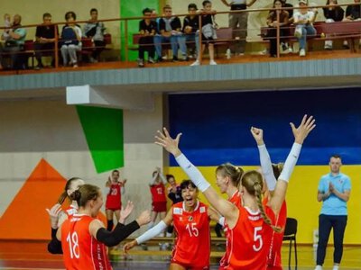 Жіноча команда МСК “Дніпро” розпочала сезон із двох перемог у Кубку України