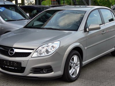 У Чернівцях підлітки викрали авто у 80-річного чоловіка