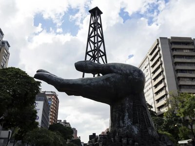 Нафтокомпанії США попереджають про початок глобальної кризи на ринку пального: попит зростає, запаси тануть