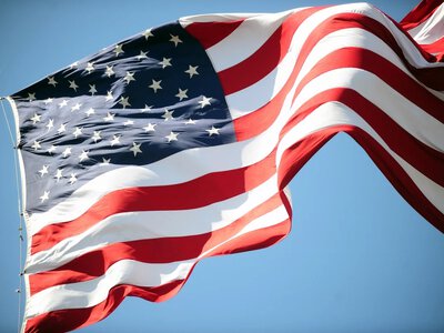 Трамп зможе карати 100% митами країни, які купують енергоносії РФ